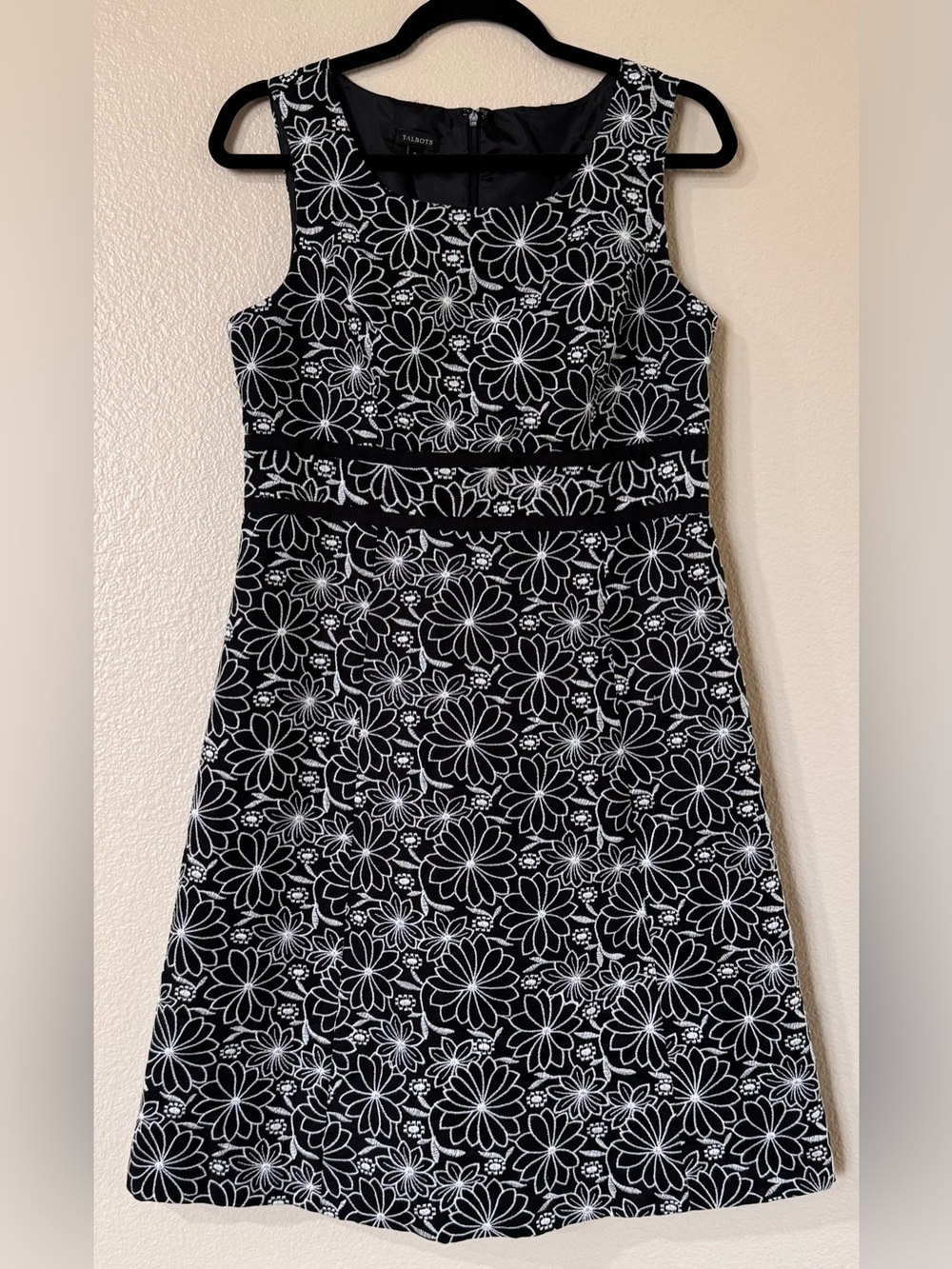 Talbots Embroidered Floral Sleeveless Sheath Dress Black White 8